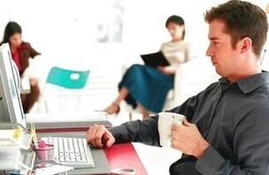Se recomienda que todos los hombres se hagan pruebas para detectar signos de prostatitis.
